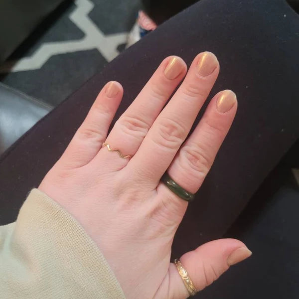 SHAHMINES customer wearing jewelry