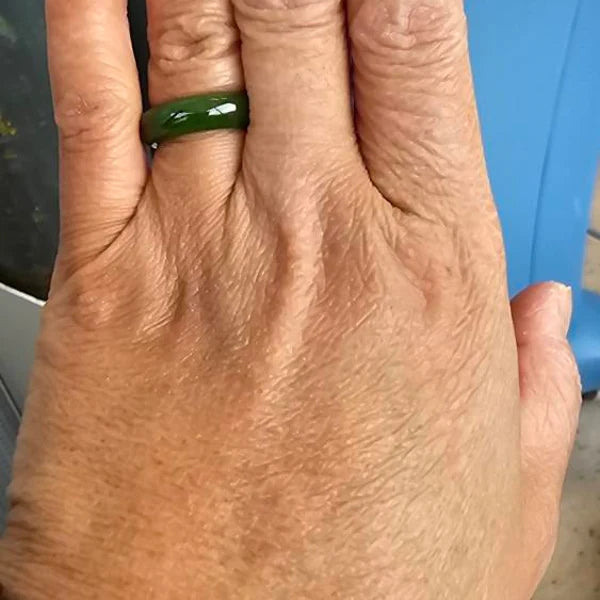 SHAHMINES customer wearing jewelry