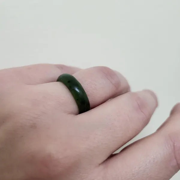 SHAHMINES customer wearing jewelry