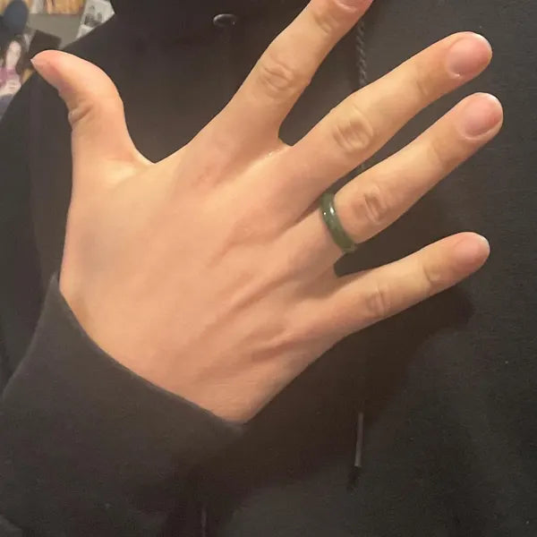 SHAHMINES customer wearing jewelry